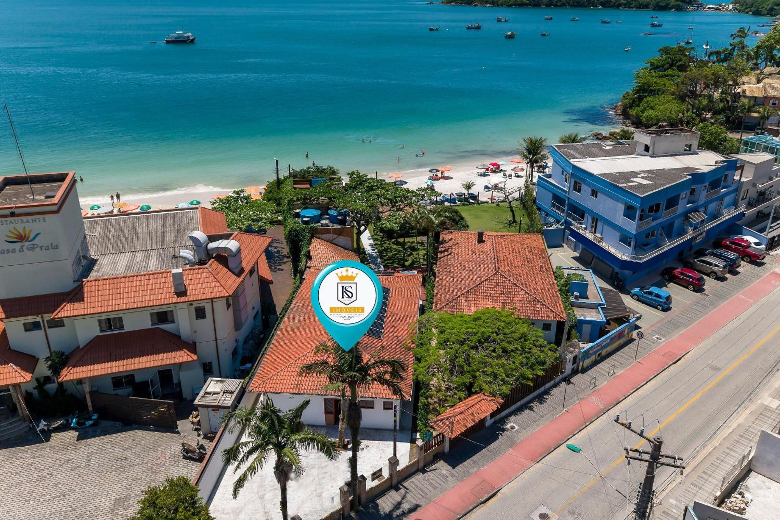 Casa Beira mar, com Jacuzzi no centro de Bombinhas
