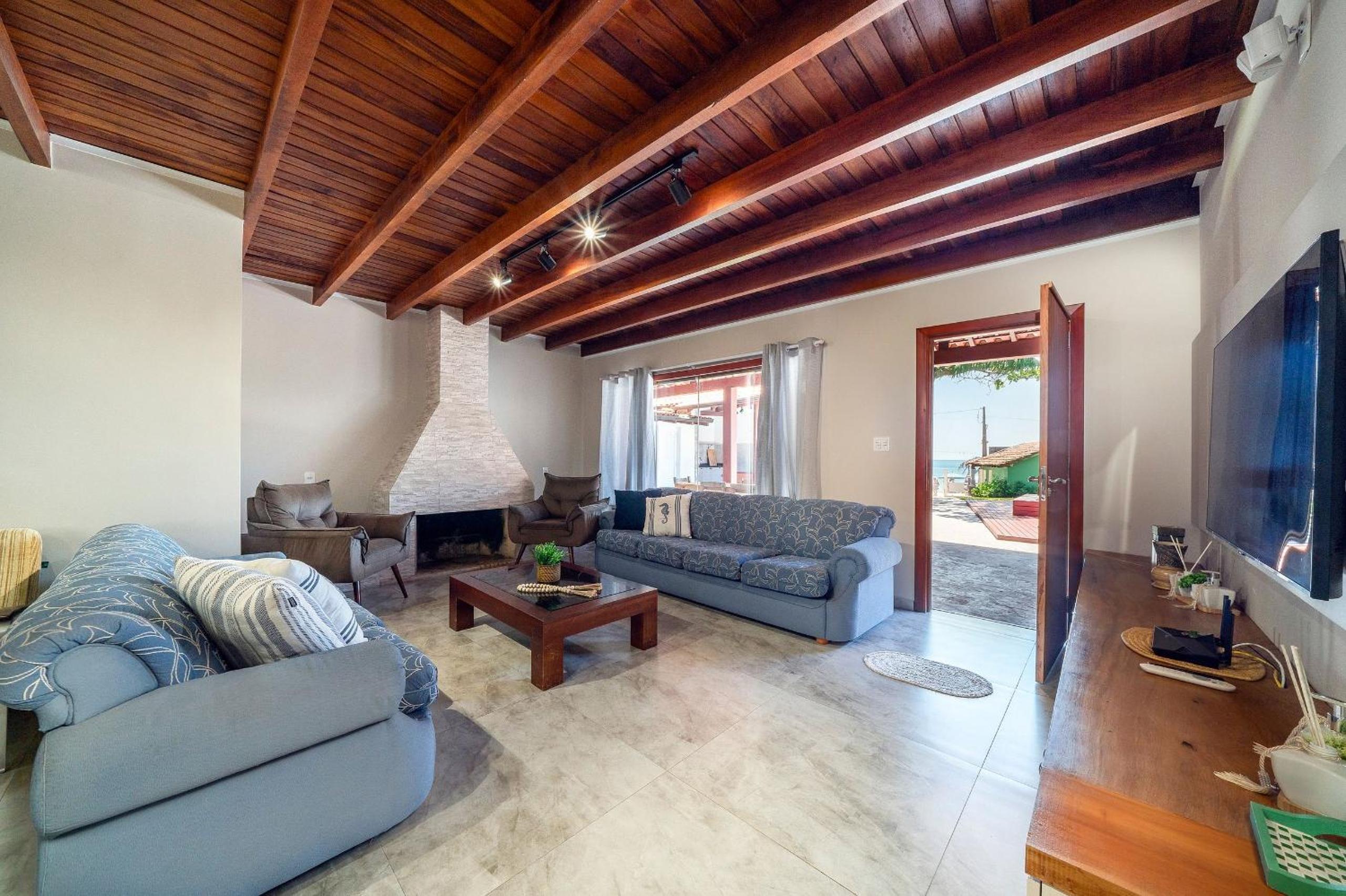 Casa Beira mar, com Jacuzzi no centro de Bombinhas