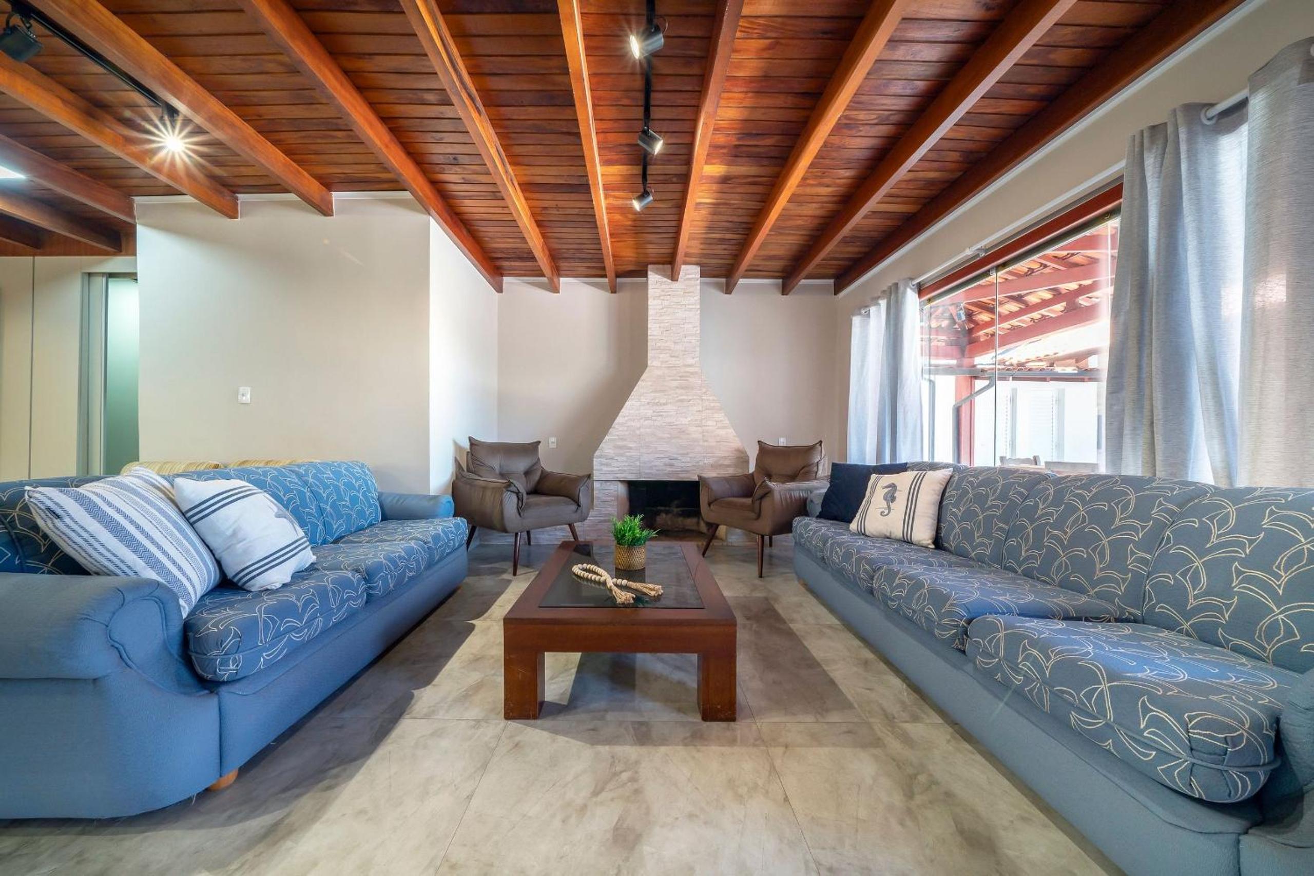 Casa Beira mar, com Jacuzzi no centro de Bombinhas