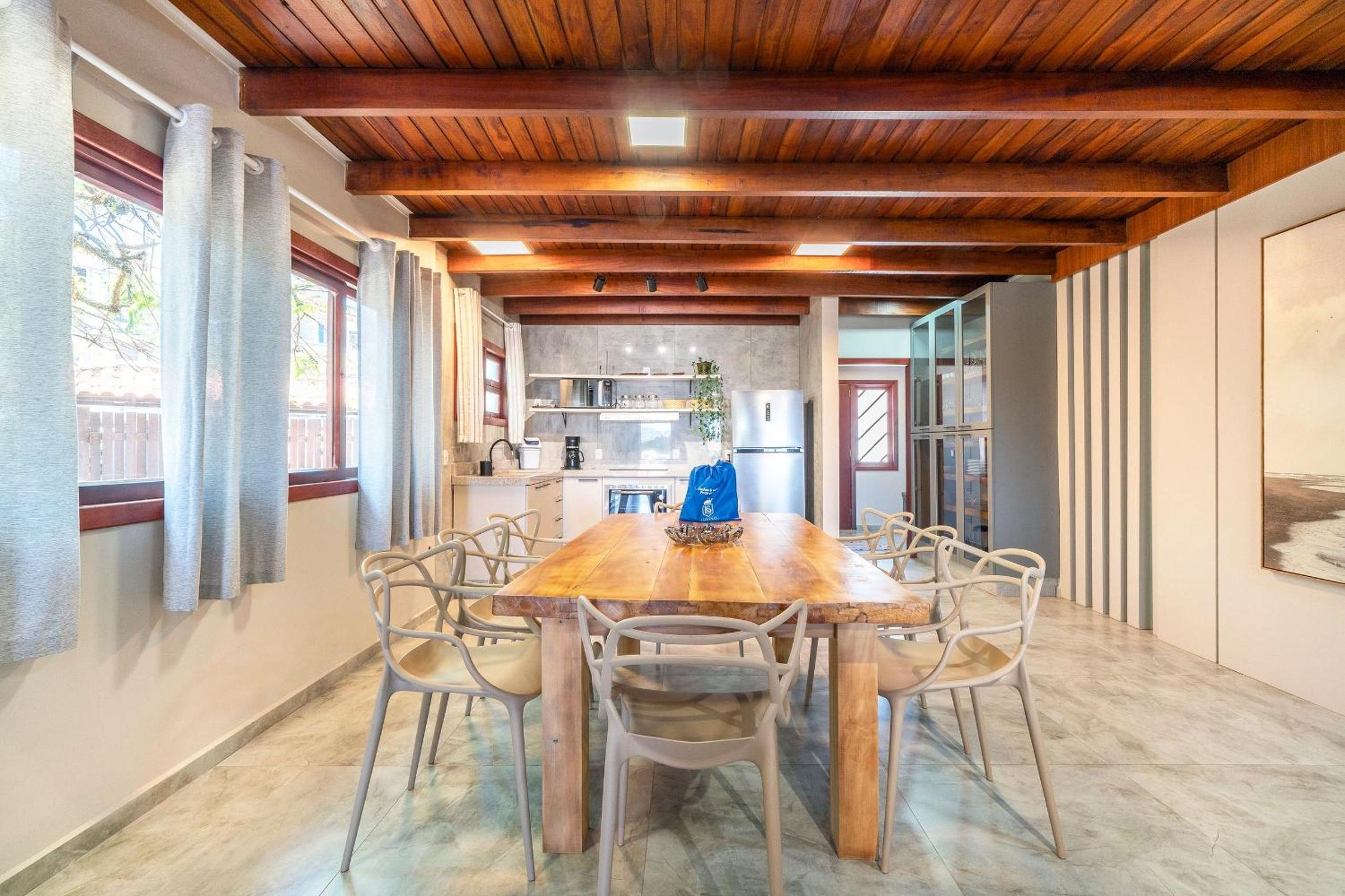 Casa Beira mar, com Jacuzzi no centro de Bombinhas
