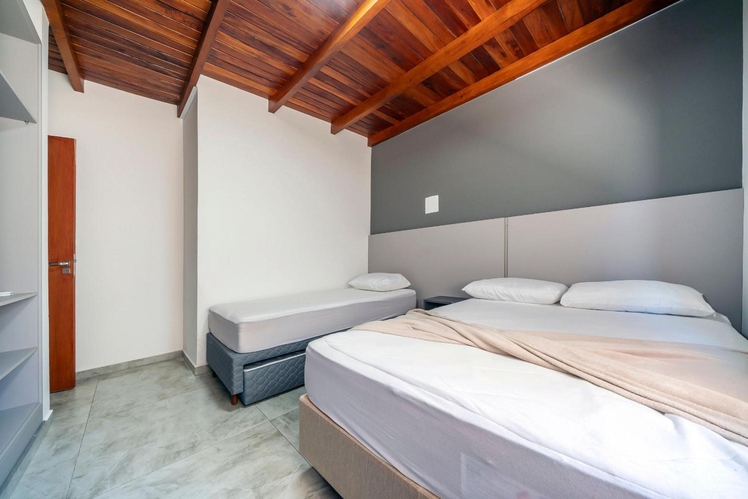 Casa Beira mar, com Jacuzzi no centro de Bombinhas