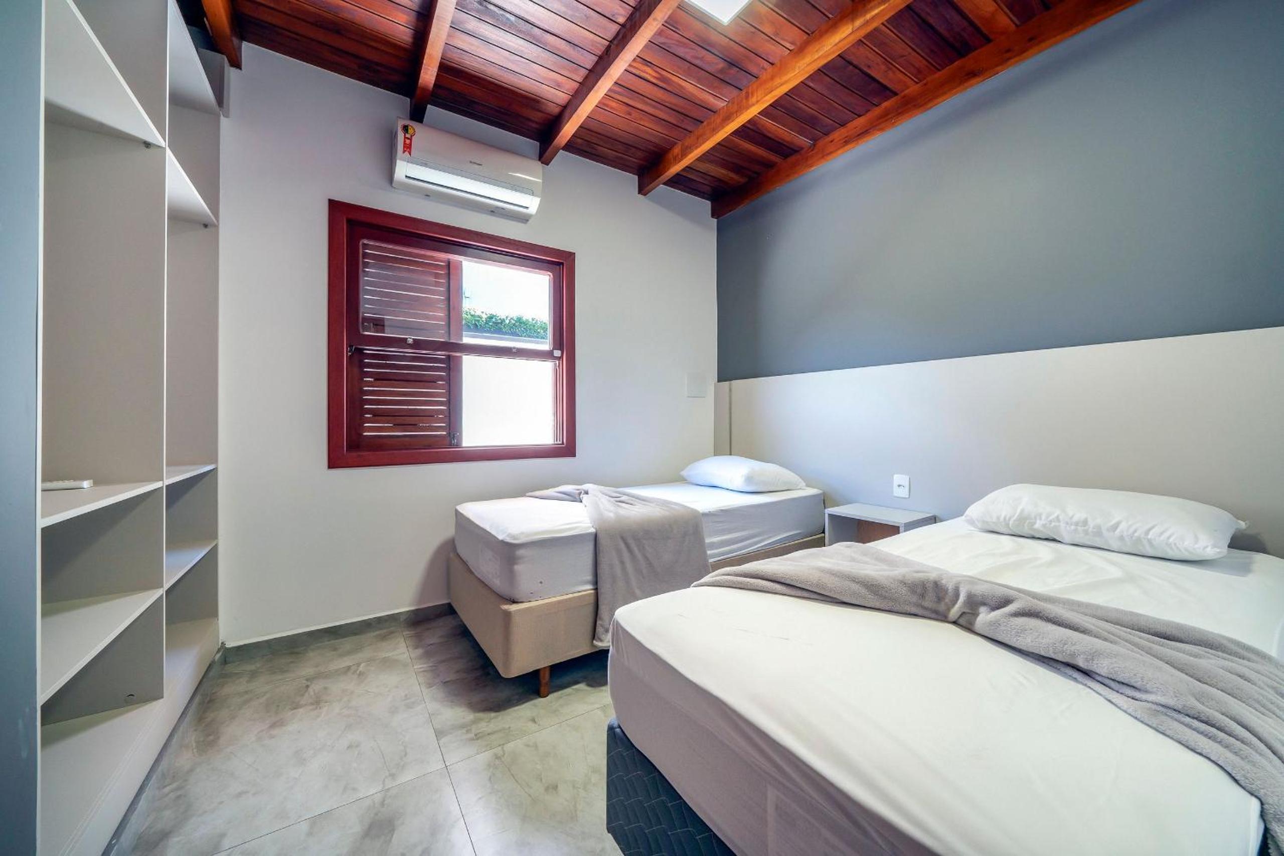 Casa Beira mar, com Jacuzzi no centro de Bombinhas