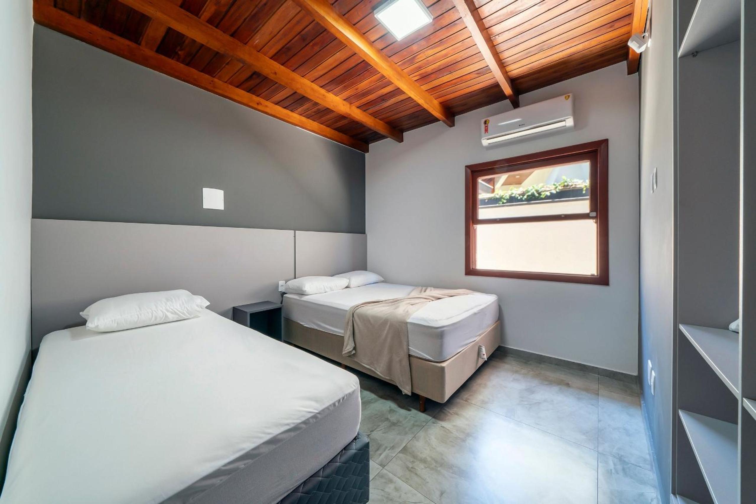 Casa Beira mar, com Jacuzzi no centro de Bombinhas