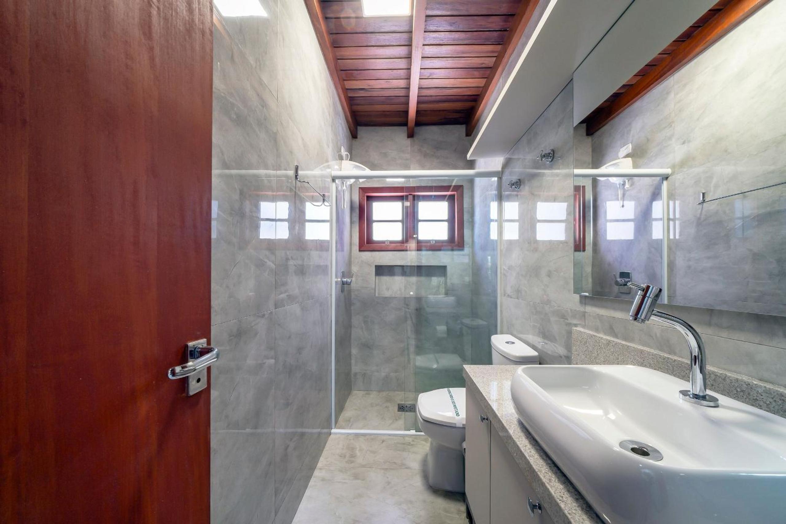 Casa Beira mar, com Jacuzzi no centro de Bombinhas
