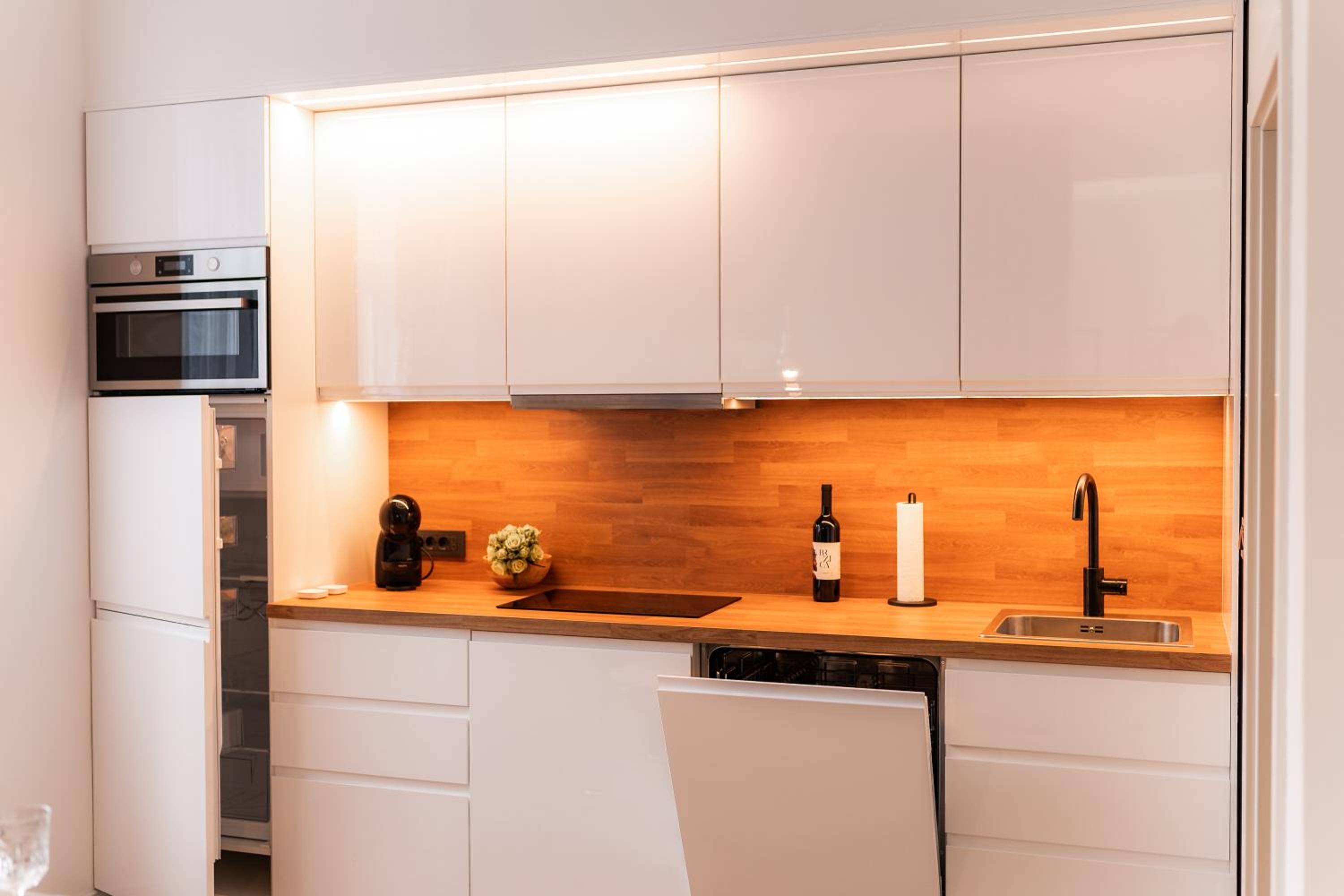 Asja Apartment Zagreb - Spacious Central Stay view 4