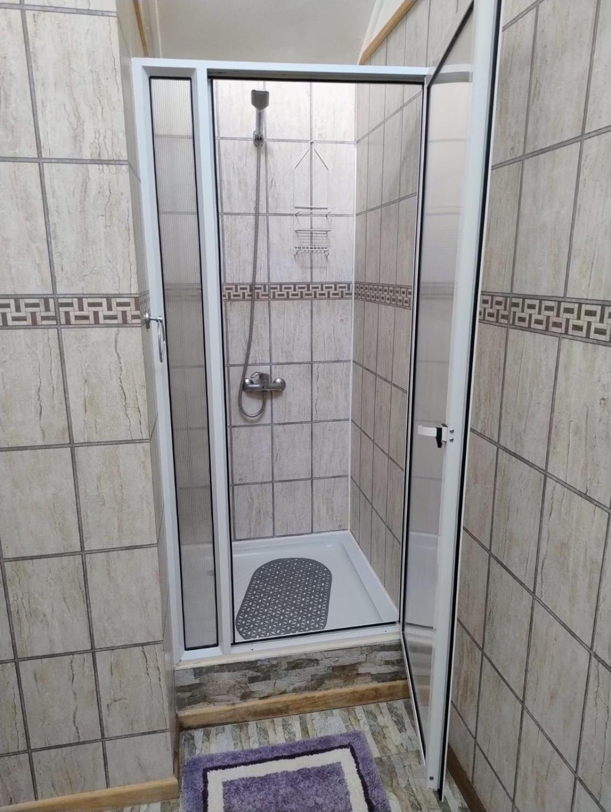 Hostal y Residencial El Mundial