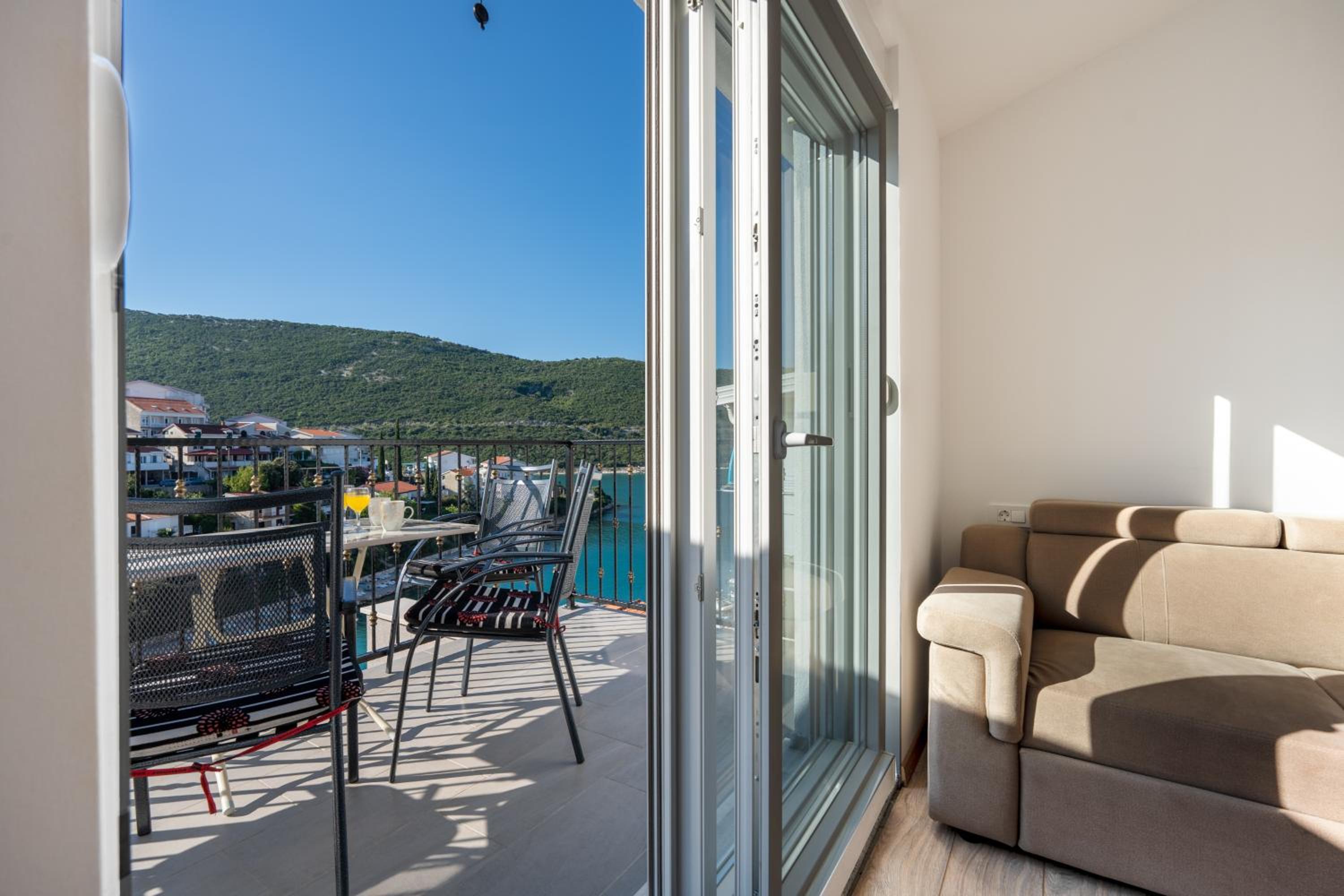 Apartmani Budeš