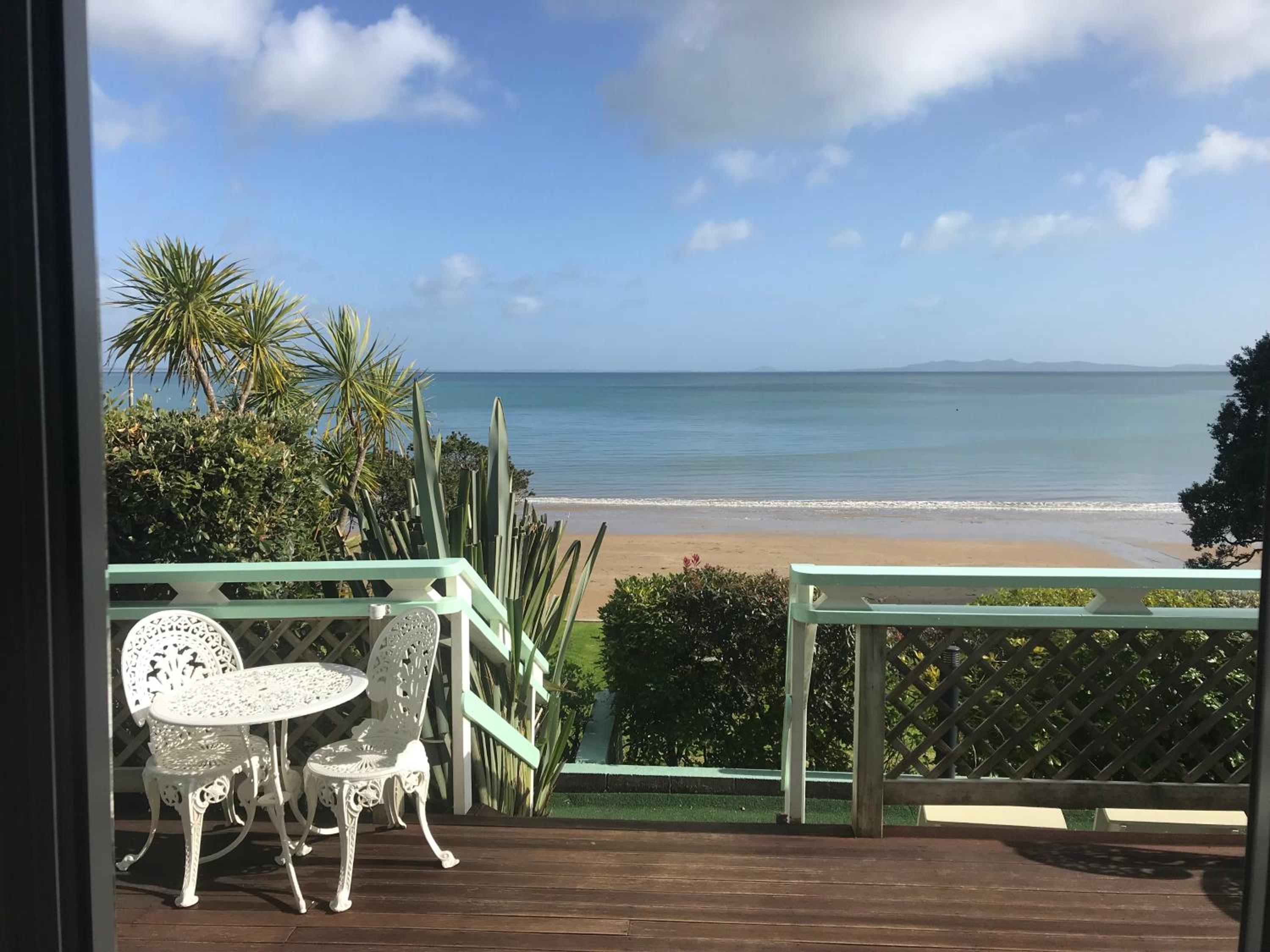 San Marino Motor Lodge Absolute Beachfront view 2