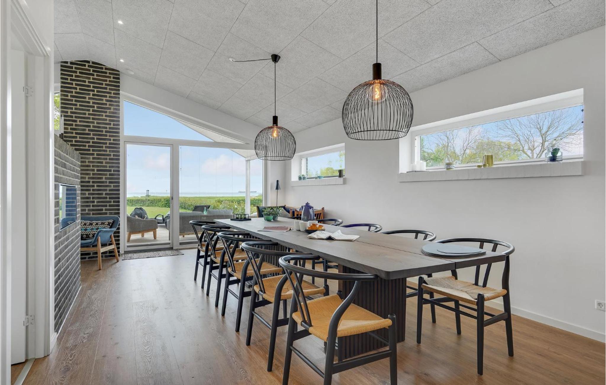 4 Bedroom Cozy Home In Rudkøbing
