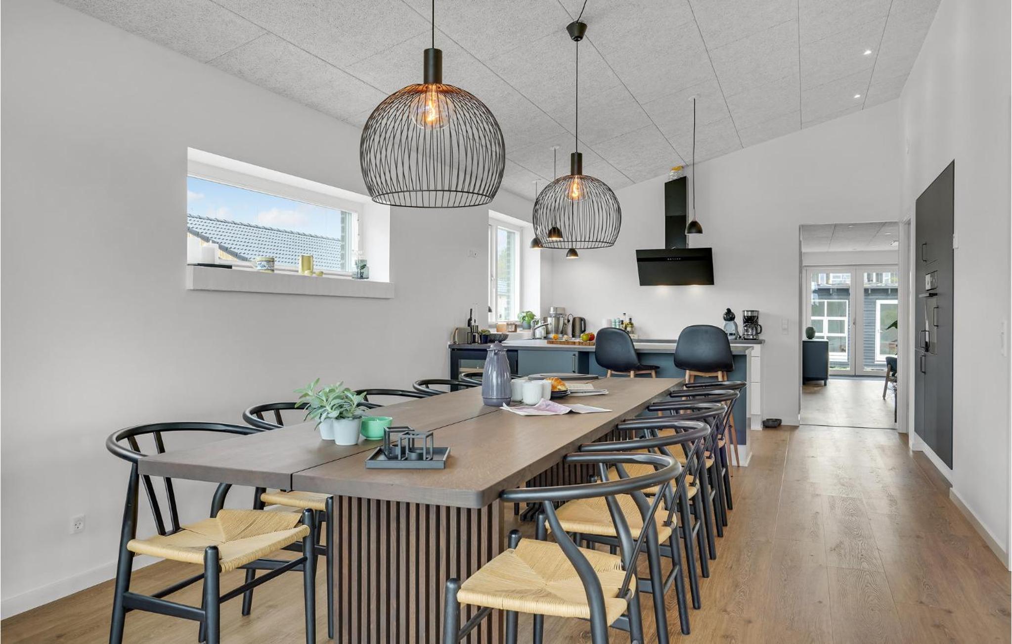 4 Bedroom Cozy Home In Rudkøbing