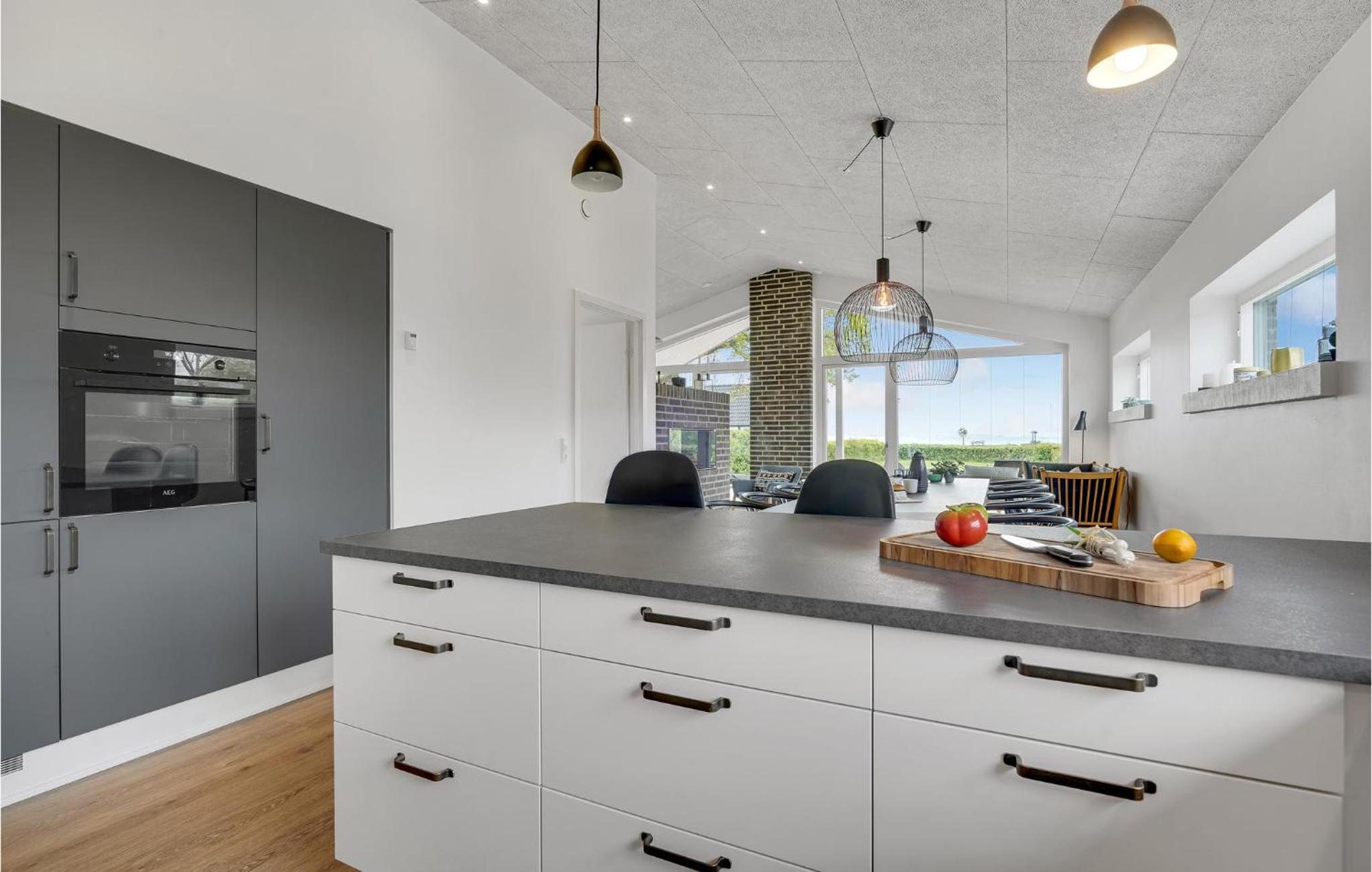 4 Bedroom Cozy Home In Rudkøbing