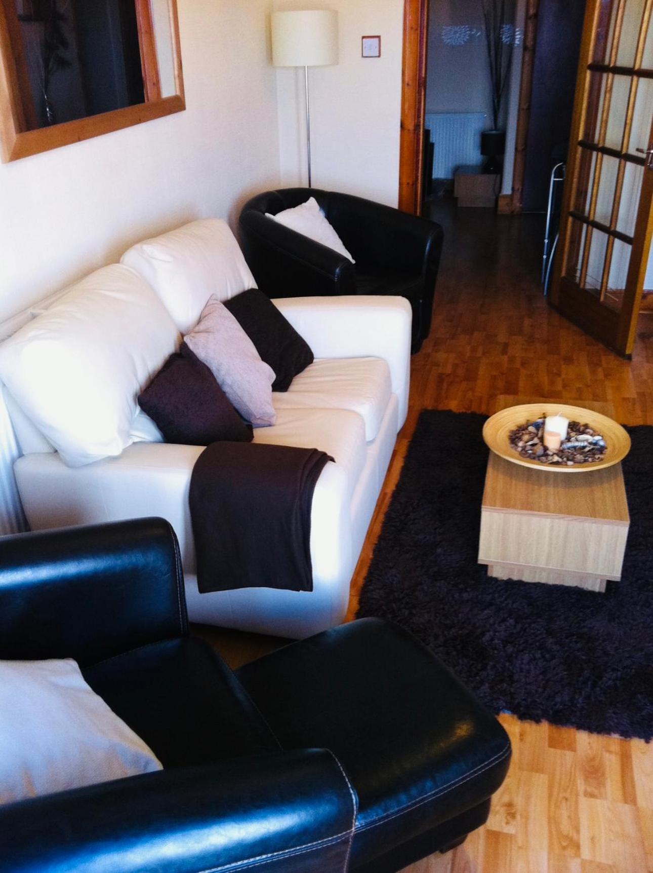 THE RESTING LION - Gourock Town Center Holiday Home Apartment