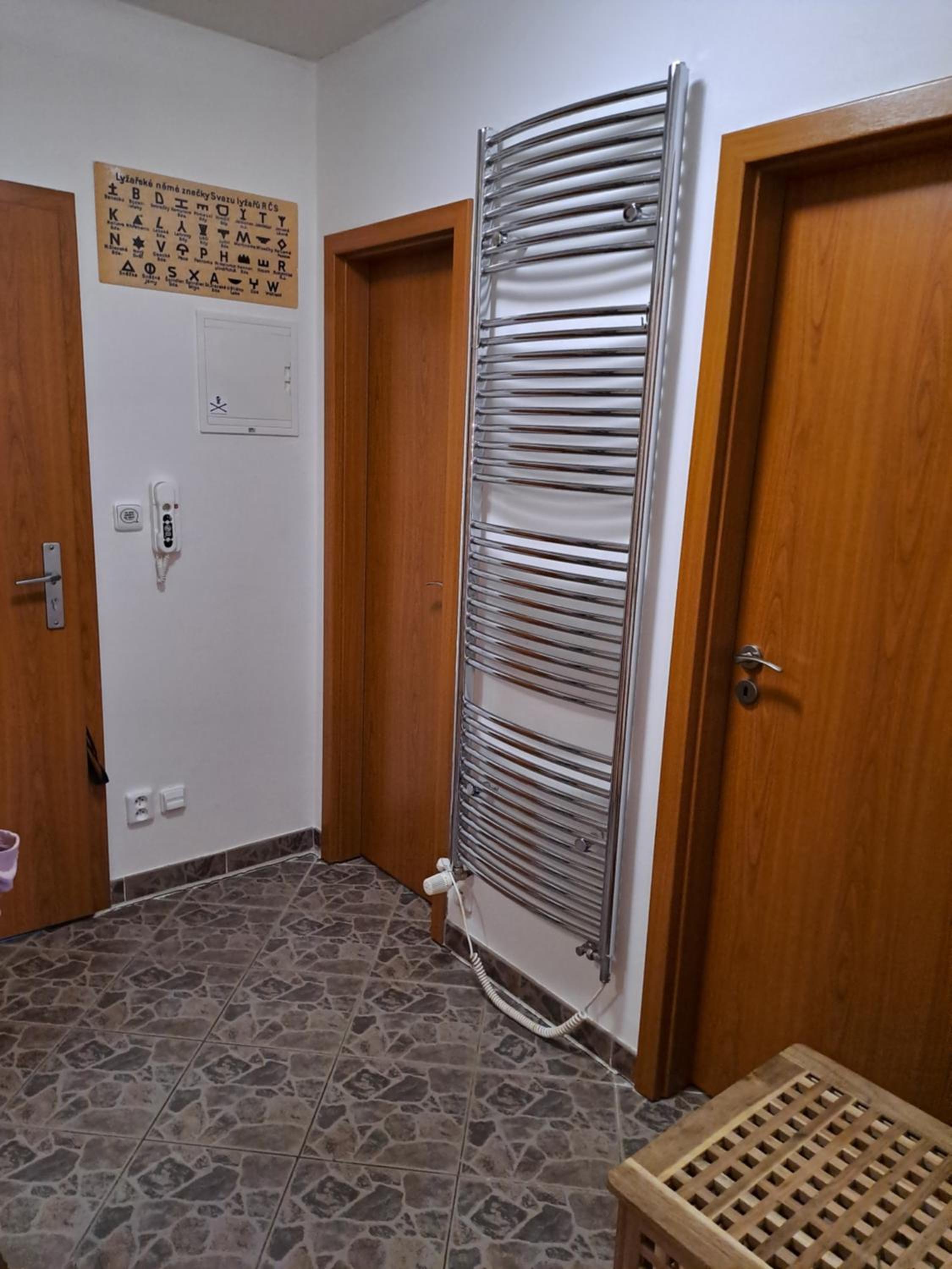 HARRADISE Plně vybavený apartmán pod Mumlavským vodopádem, na cestě na HŘEBENY, nejlepší VÝLETY v okolí, ZAHRADA pro relax i děti, LESY a turistické TRASY 