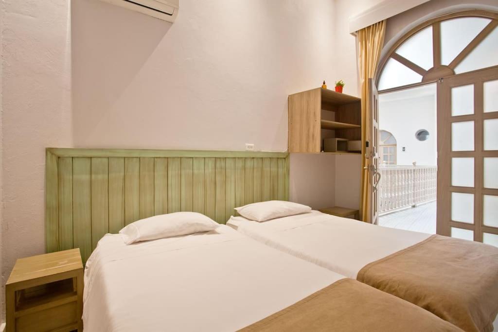 Casa La Dominica, Aldaba Selection