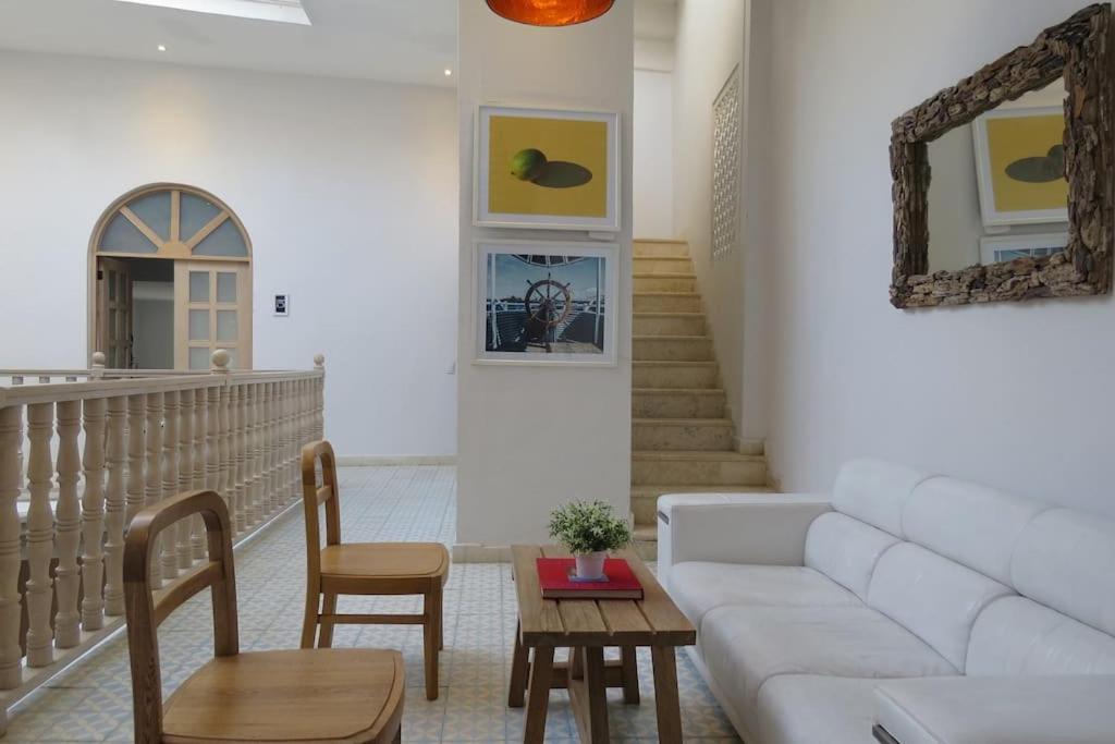 Casa La Dominica, Aldaba Selection