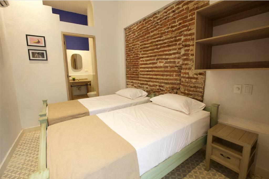 Casa La Dominica, Aldaba Selection