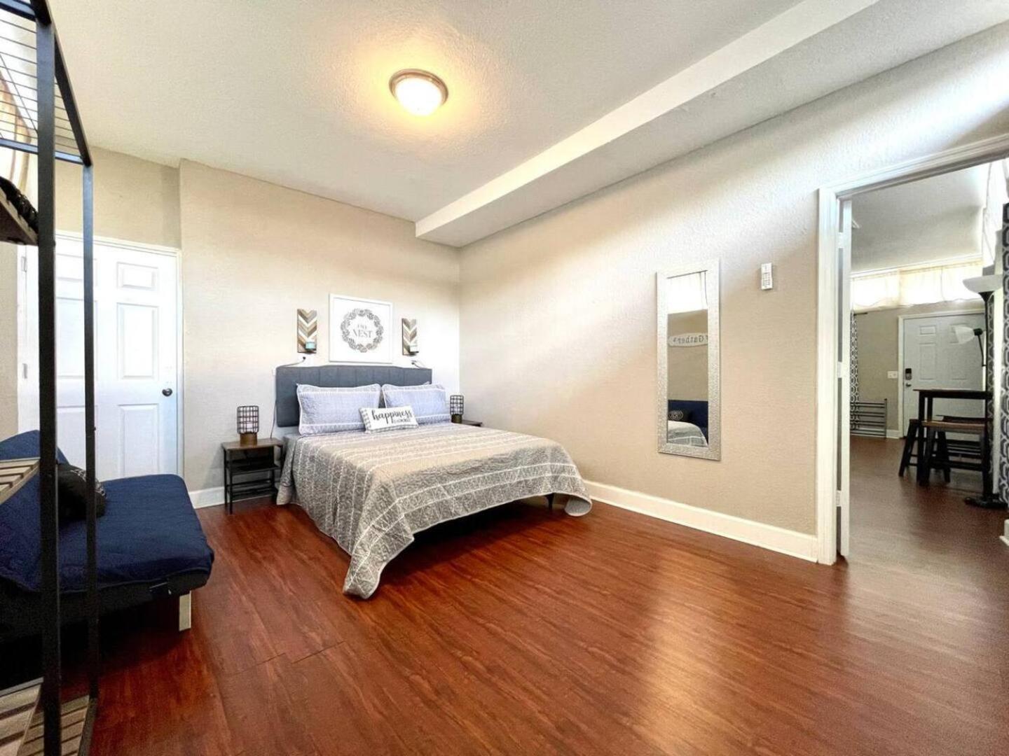 Home 6BR Near downtown