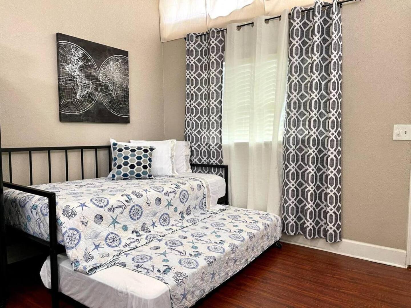 Home 6BR Near downtown