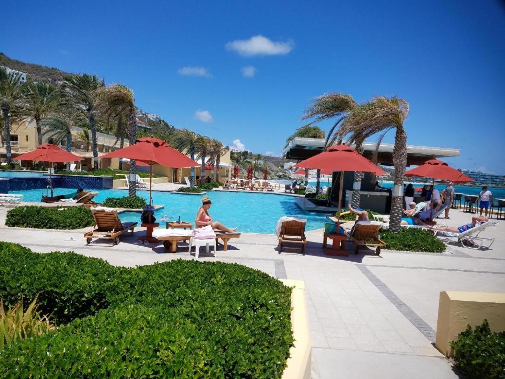 Dawn Beach Club
