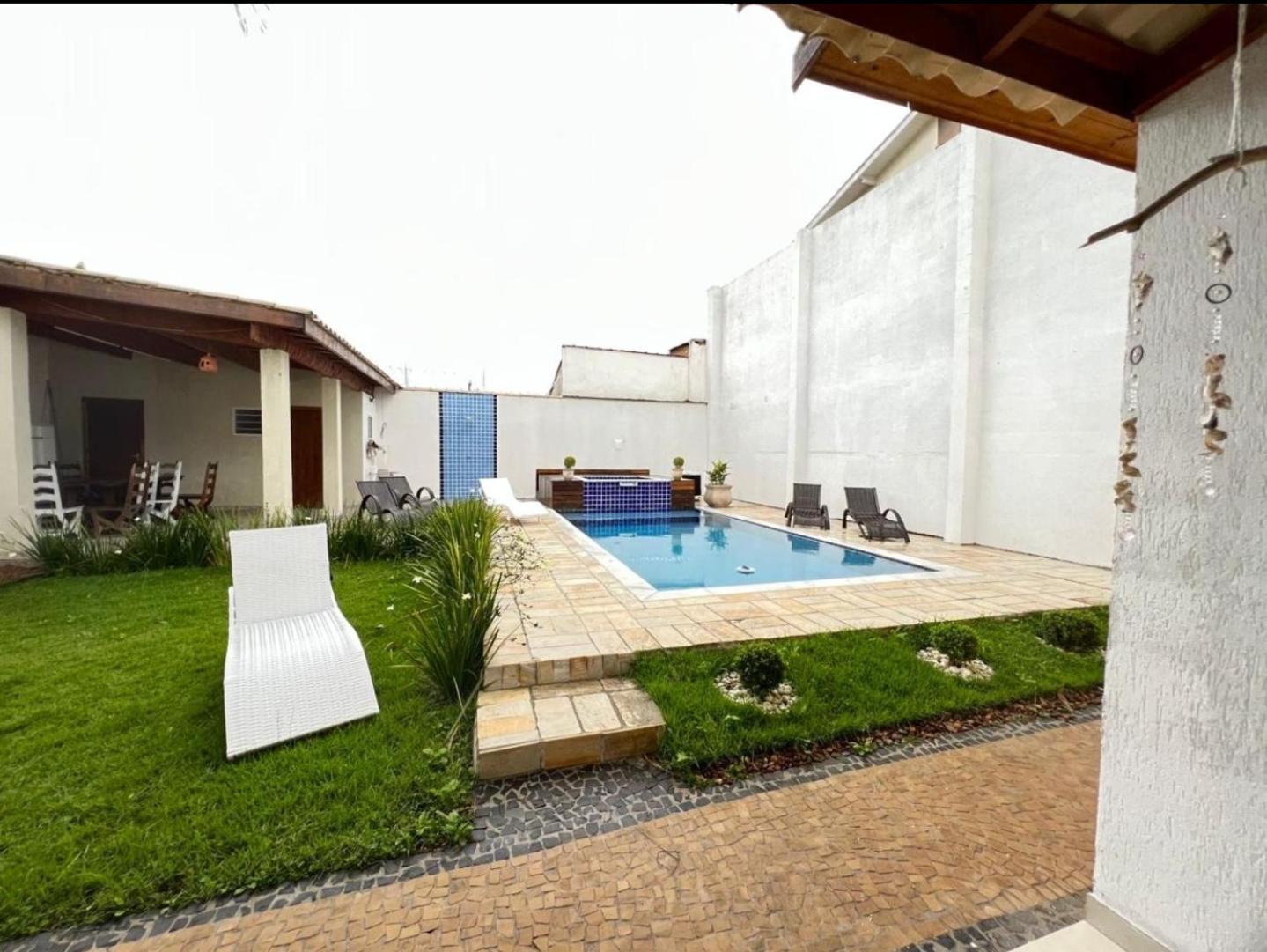 Caraguatatuba casa com piscina