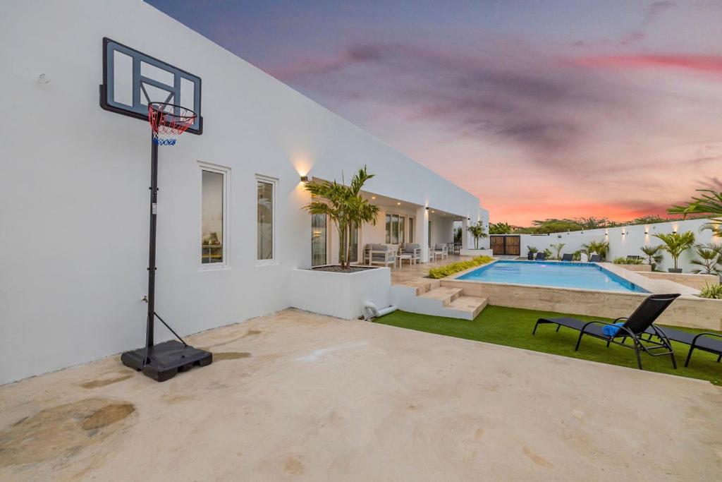 Stunning 6-Bedroom Villa In Aruba