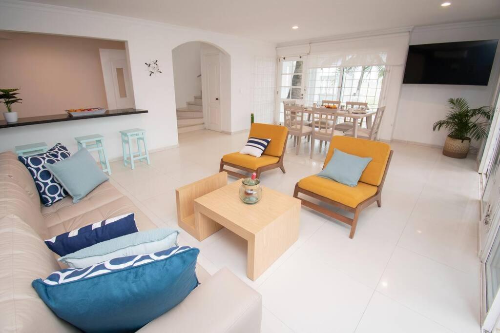 Casa Solarium, Aldaba Selection