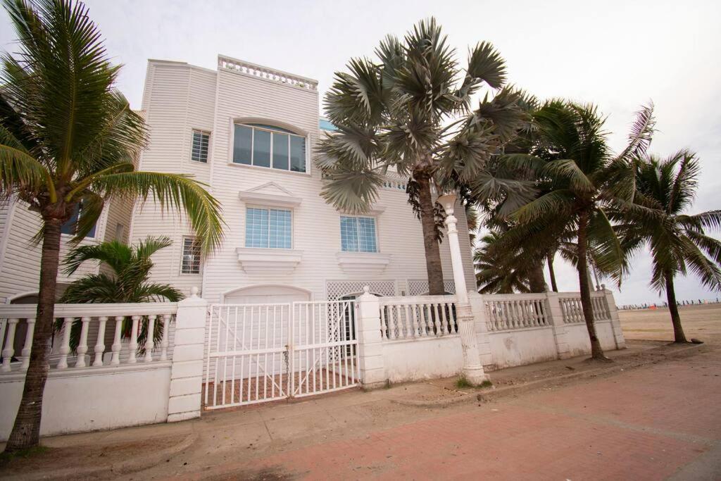 Casa Solarium, Aldaba Selection