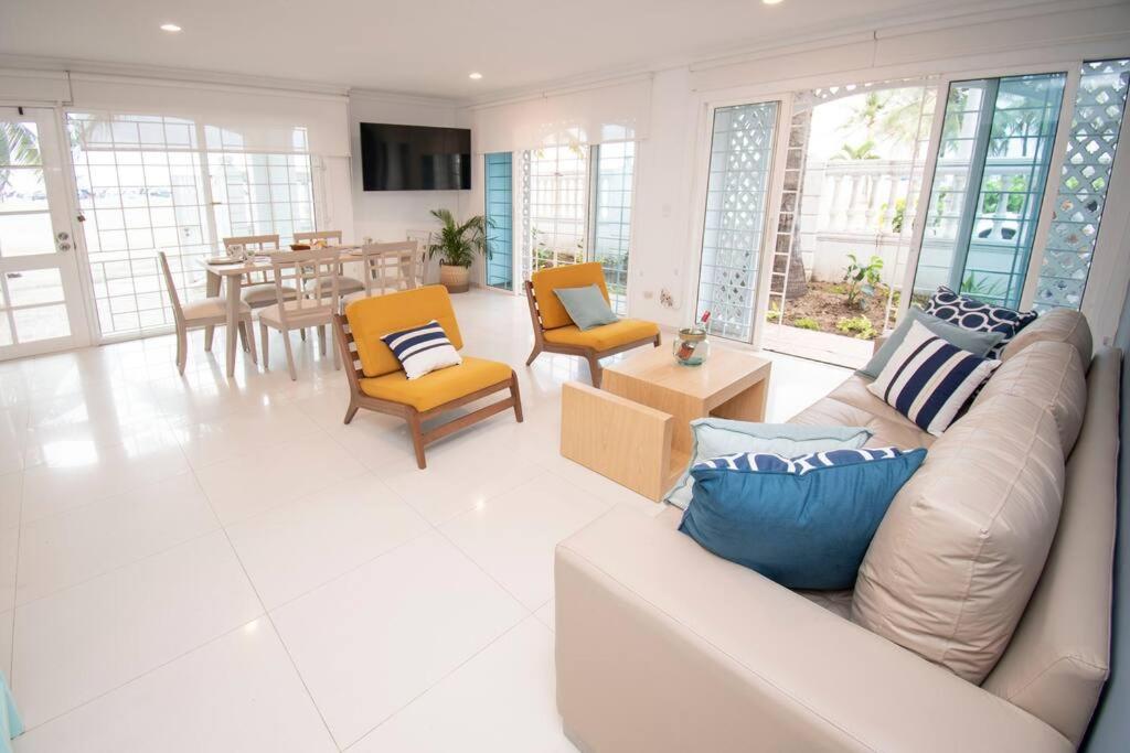 Casa Solarium, Aldaba Selection