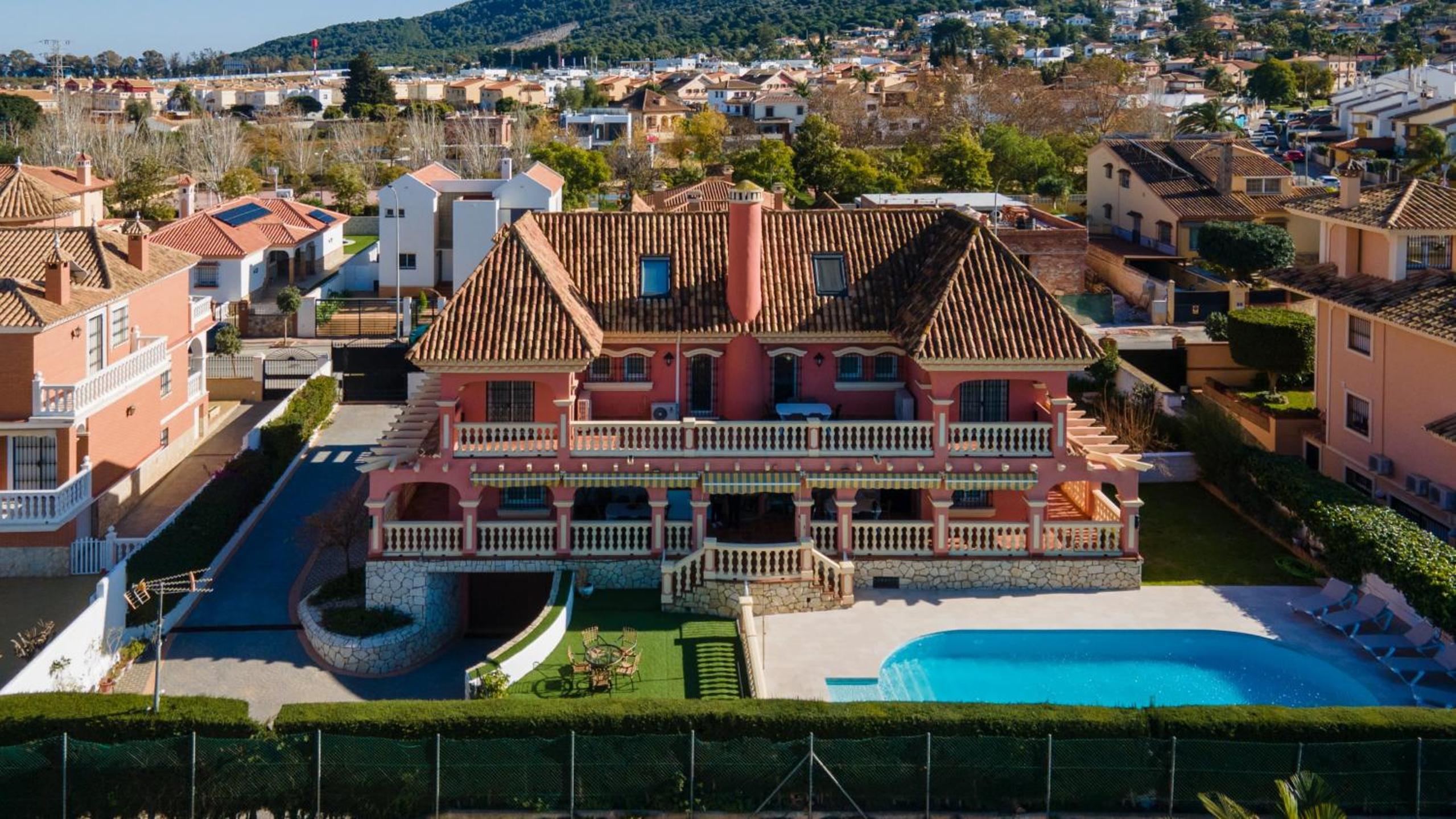 Fabulosa Villa en Alhaurin para familias con piscina privada