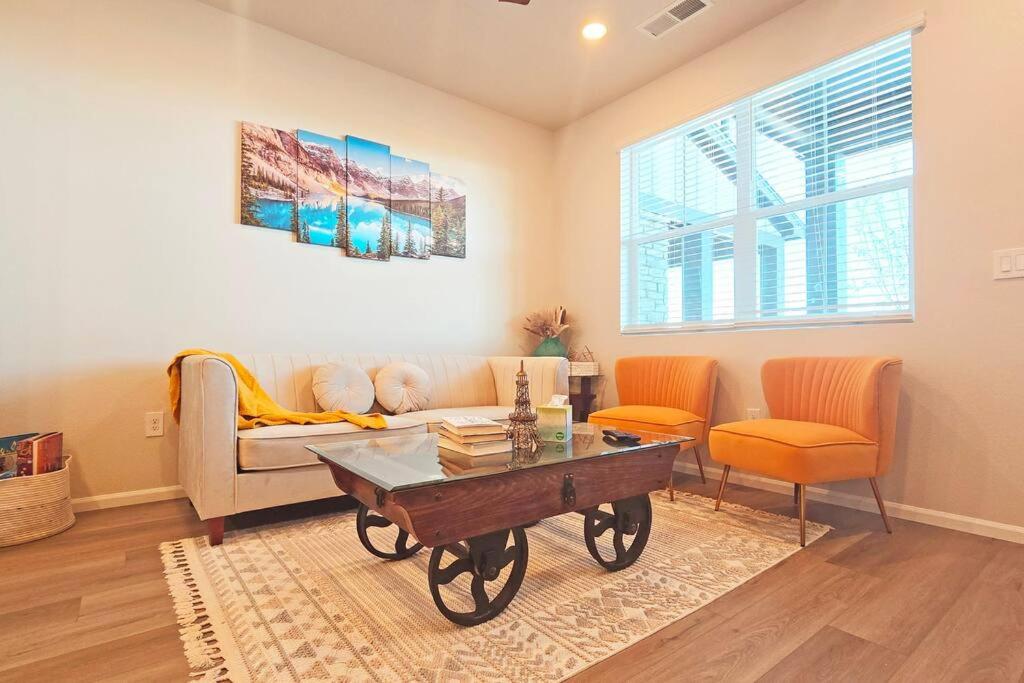 Aurora Haven, Charming Mountain front Retreat view 3