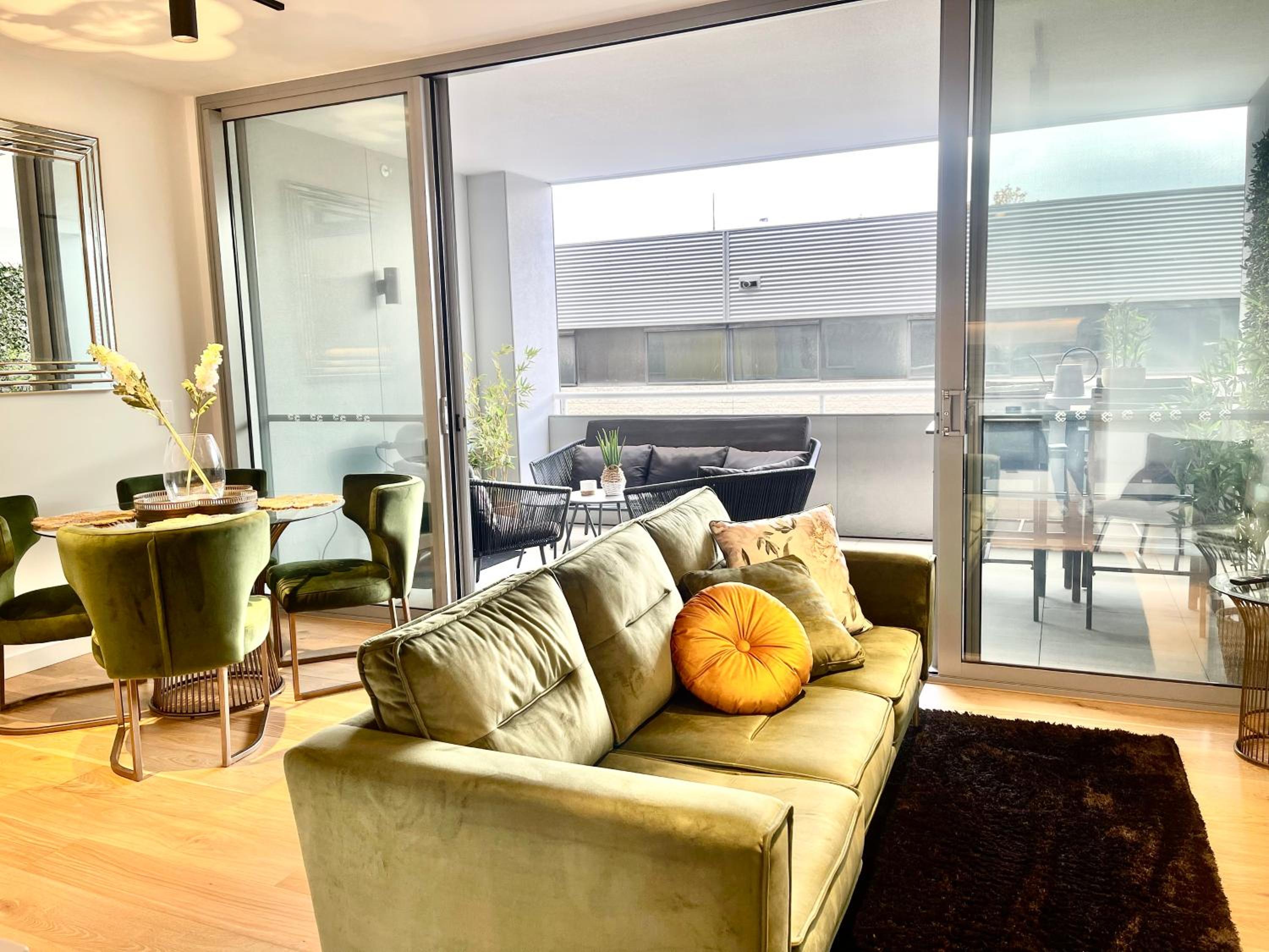 Little Lane Apartments Comfortable, Chic New Apartment in Heart Of Fremantle Features Large balcony & Free car bay