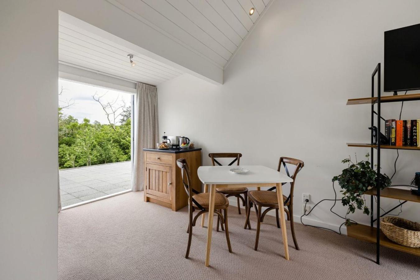 Hawthorn Cottage - Deluxe Private Guesthouse view 5