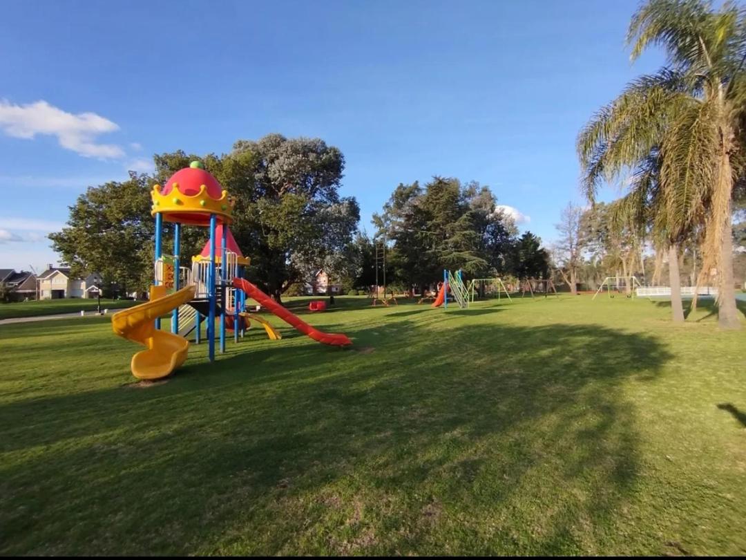 Departamento de categoría en Country club con amenities en Pilar