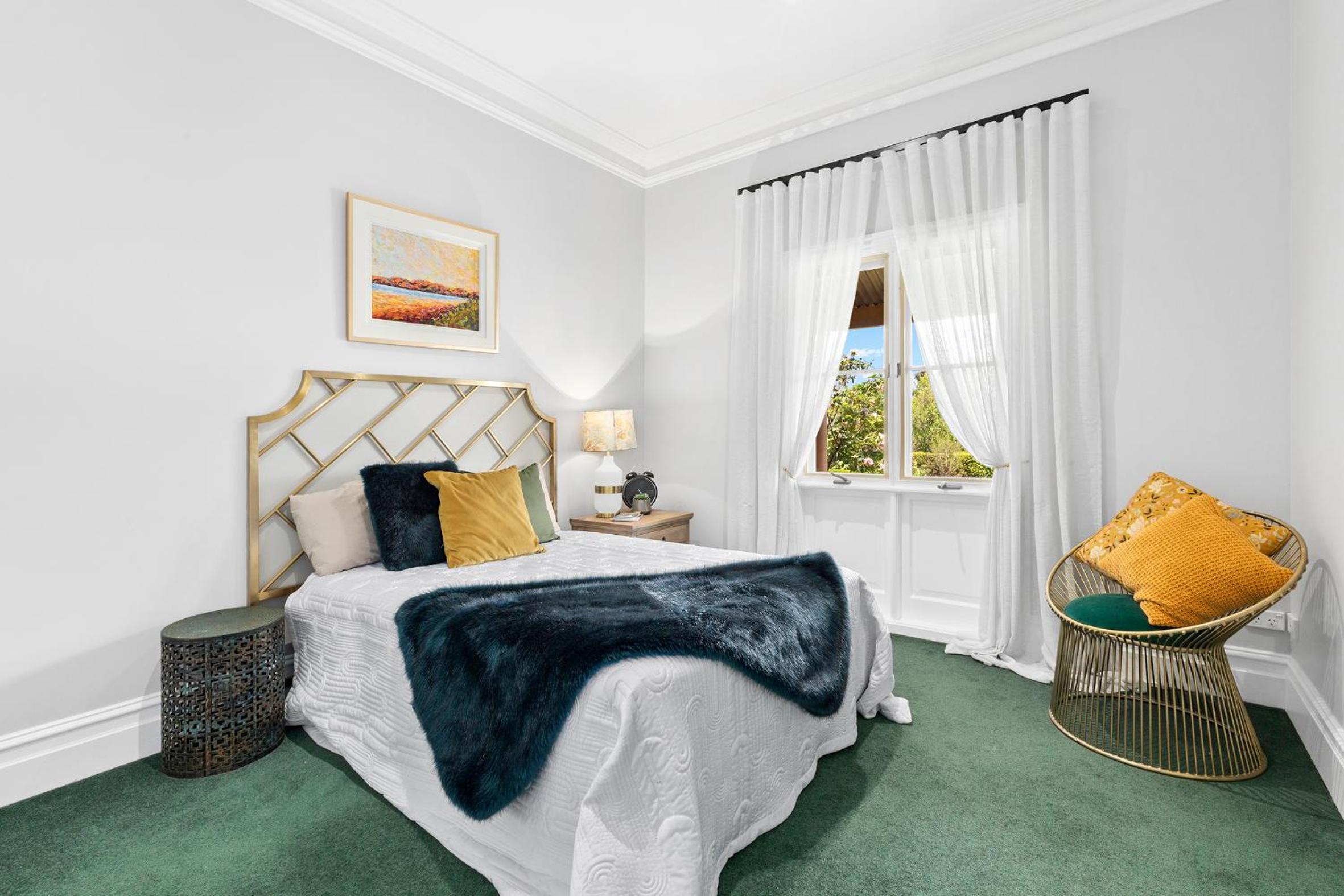 One Bedroom Cottage with Shared Pool