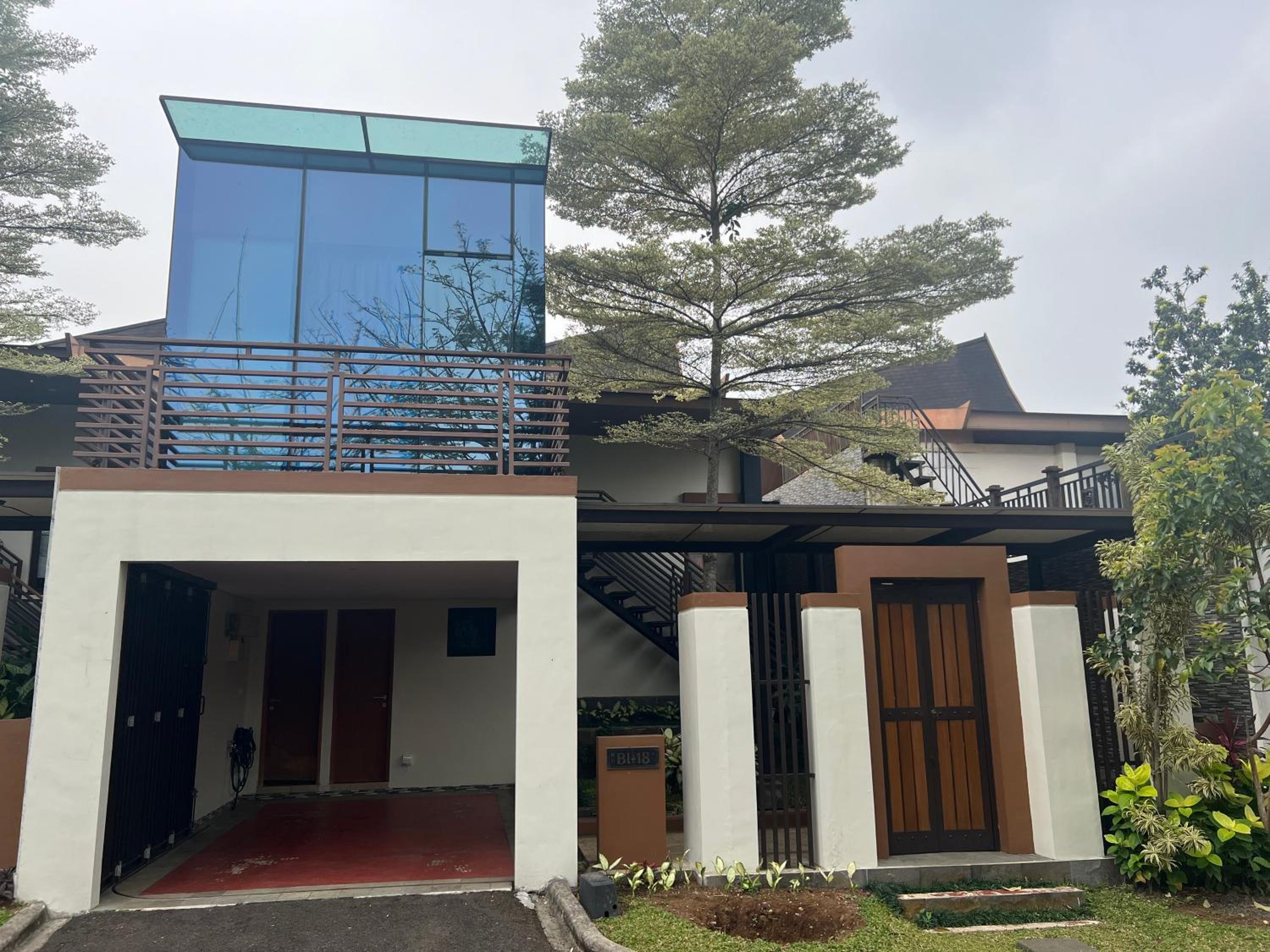 Vimala Hills Villa 3-BR Bromo