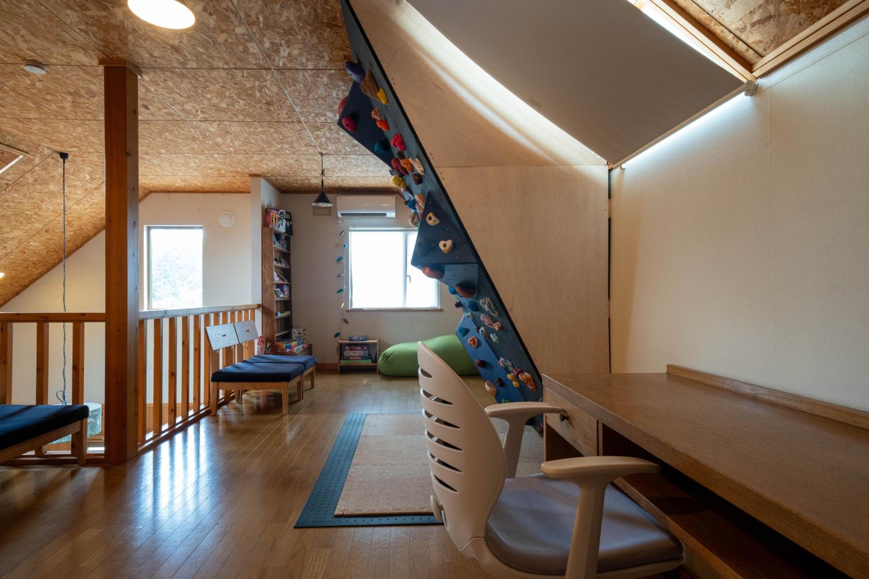 Ronin Lodge view 5
