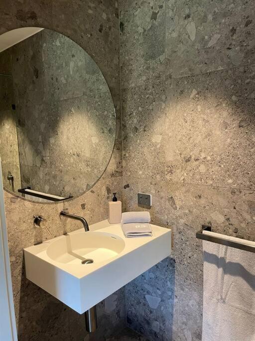 Pinewood High Country Retreat - Lake Eildon Luxe