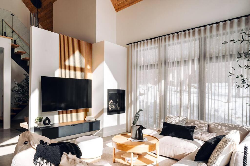 Luxurious Forest Retreat near Tremblant