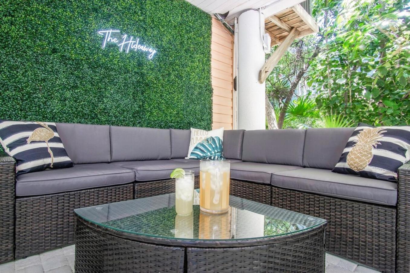 lounge