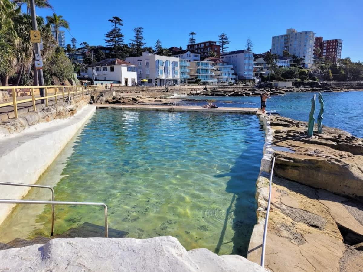 Stylish 4-Bed Loft in Manly Walk to Beach & Ferry