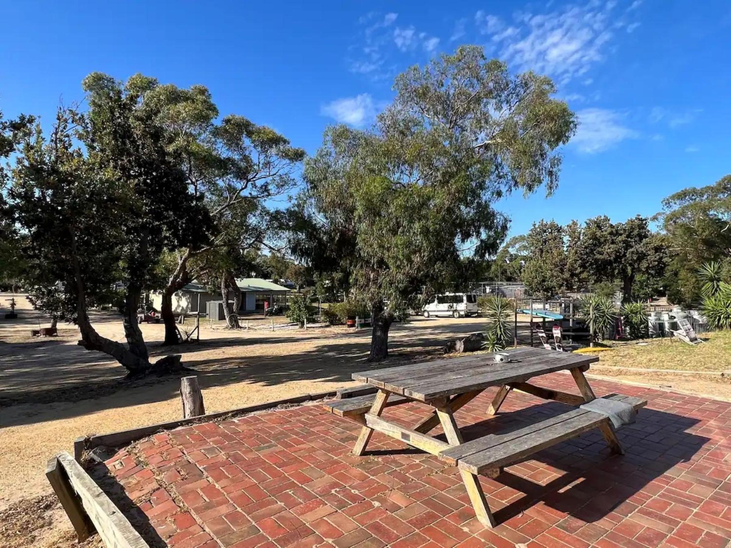 Roseneath Holiday Park