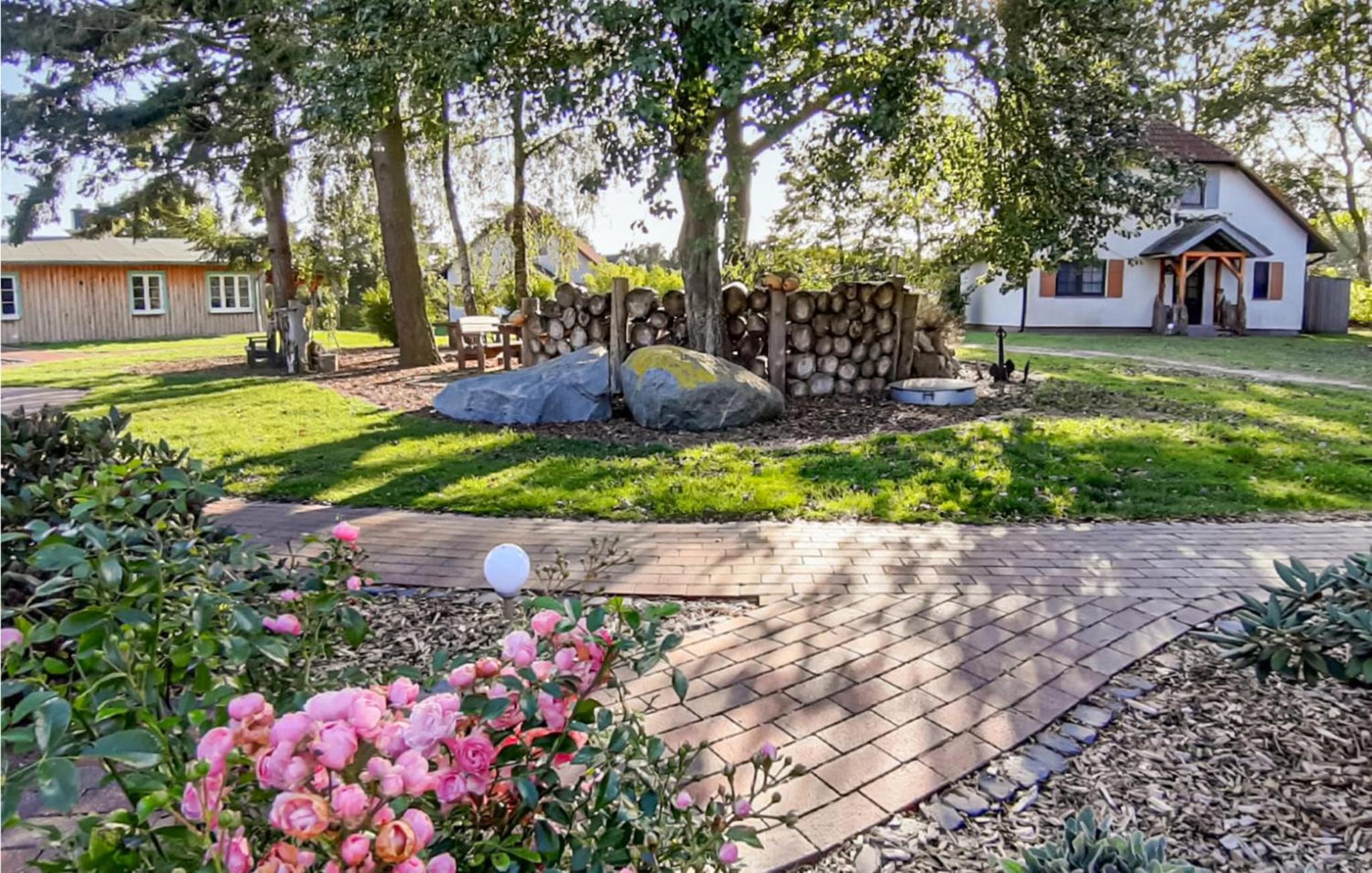 Beautiful Home In Fuhlendorf With Wifi