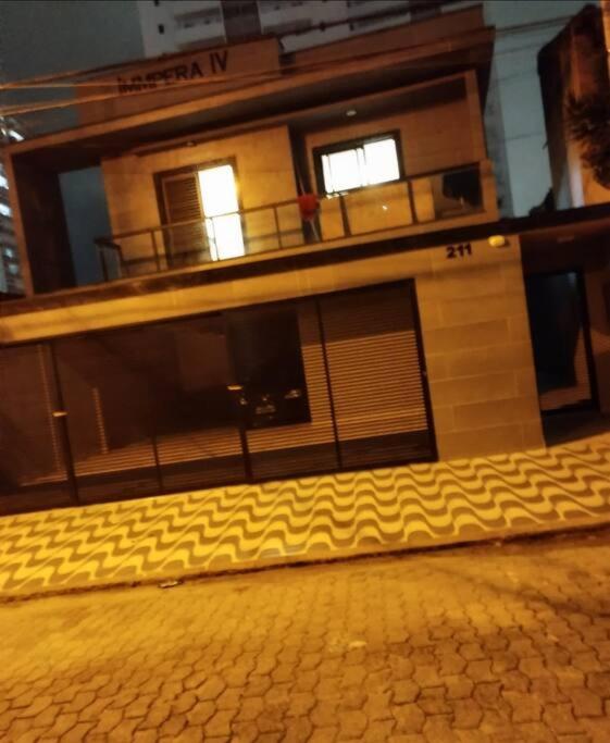 Casa em Praia Grande - Aviação - Condomínio impera