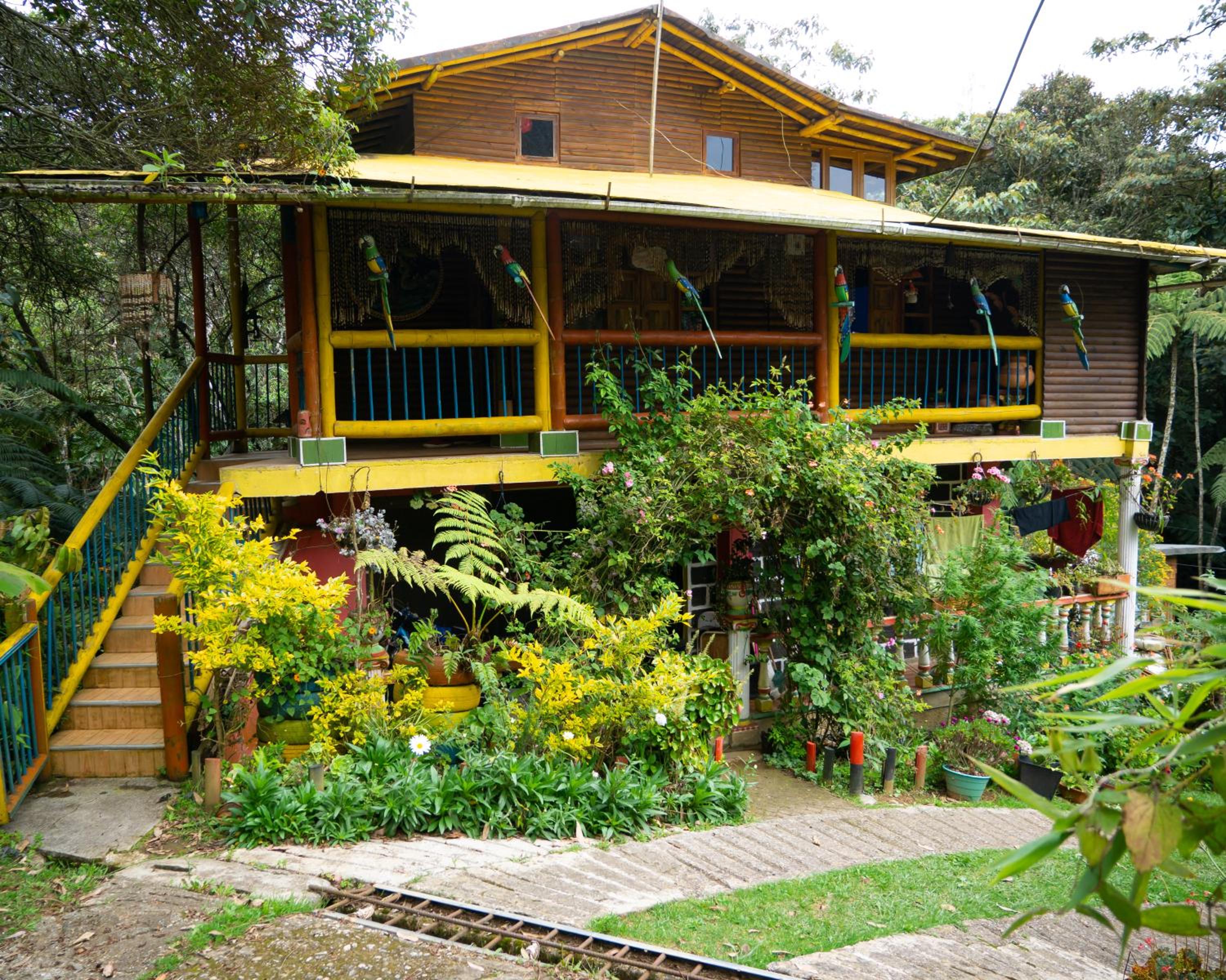 Amplia Casa Campestre en Santa Elena cerca a Medellín - Cabaña Aru