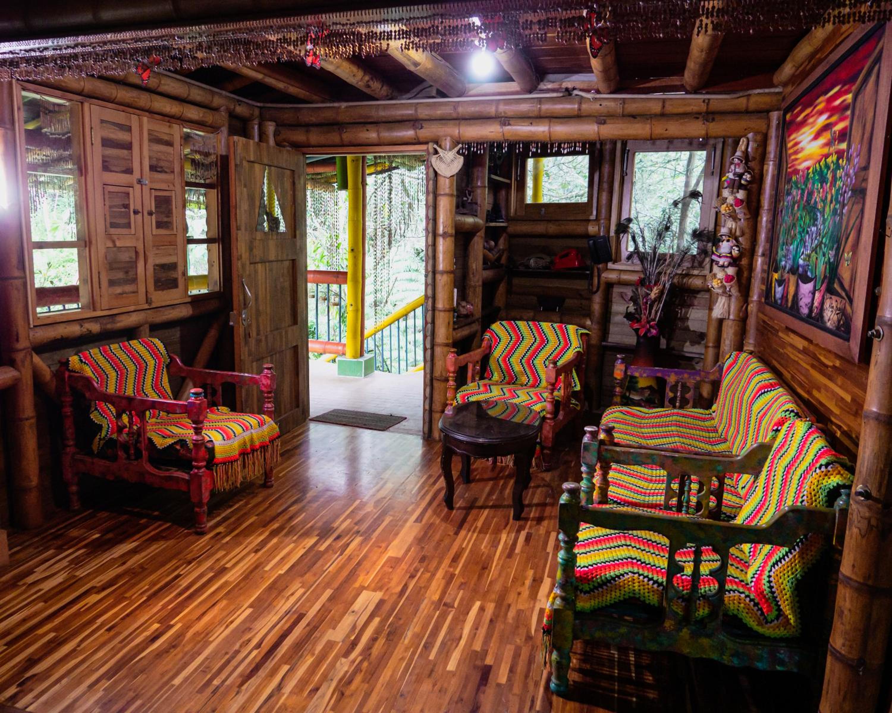 Amplia Casa Campestre en Santa Elena cerca a Medellín - Cabaña Aru