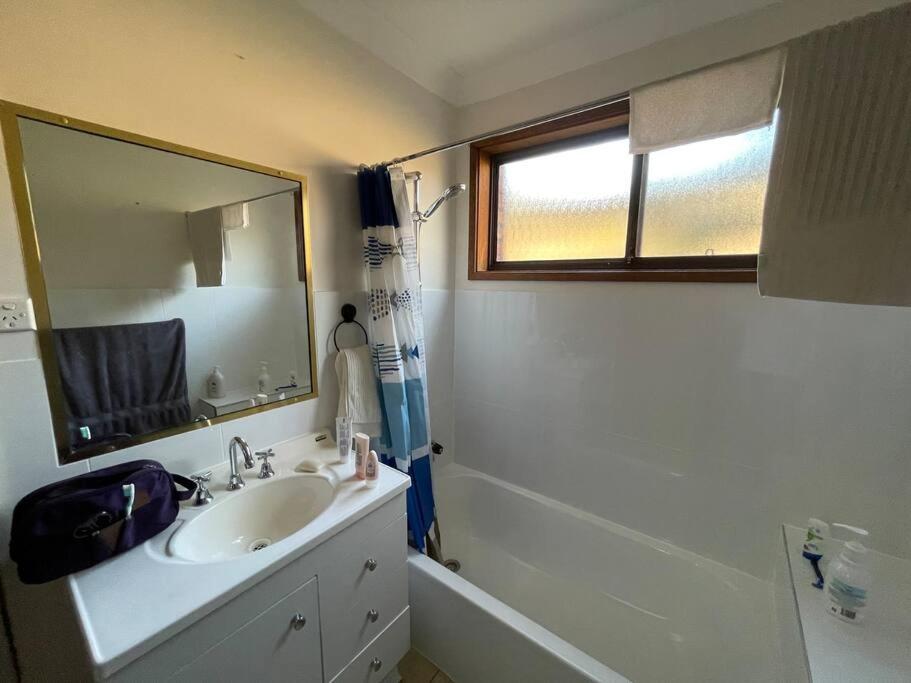 House in Ulladulla-Short walk to Harbour and shops