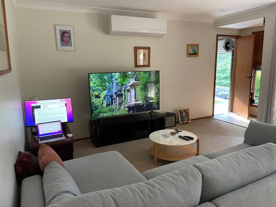 House in Ulladulla-Short walk to Harbour and shops