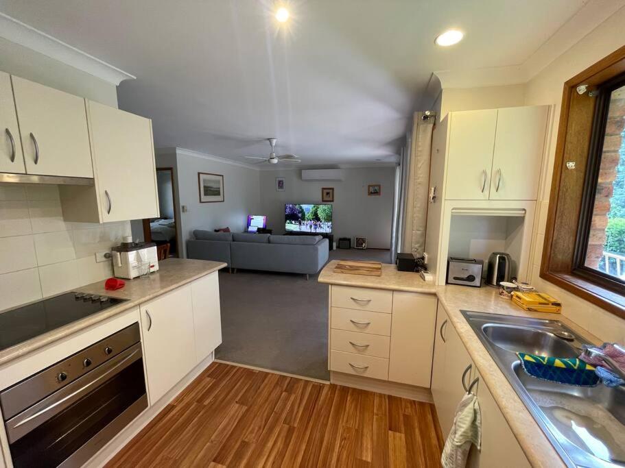 House in Ulladulla-Short walk to Harbour and shops
