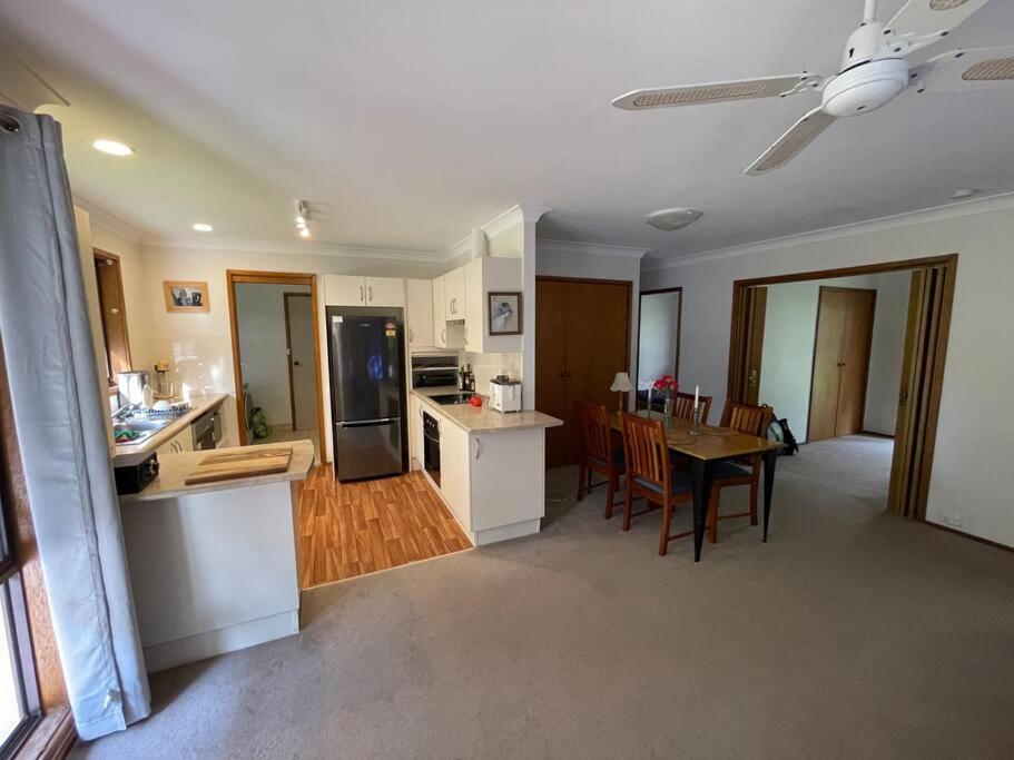 House in Ulladulla-Short walk to Harbour and shops
