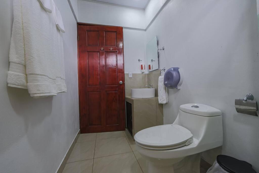 La Casa Amarilla